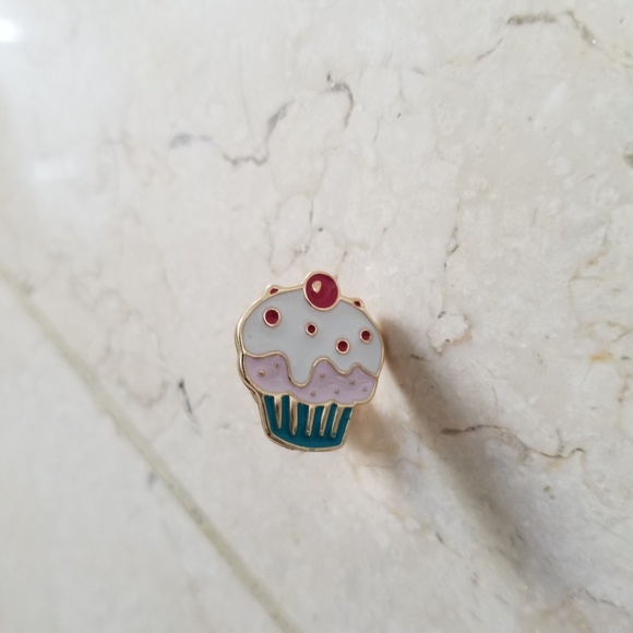 Jewelry - Cupcake Enamel Pin